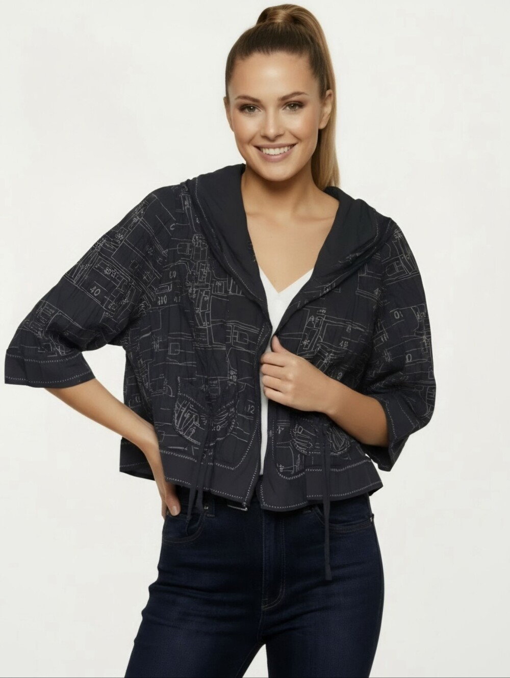 Lanvie Lightweight Black Jacket with White Print Zip-Front Sz 4 Like New